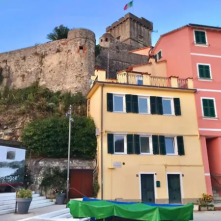 Natural Con Wi-fi Apartmán Lerici